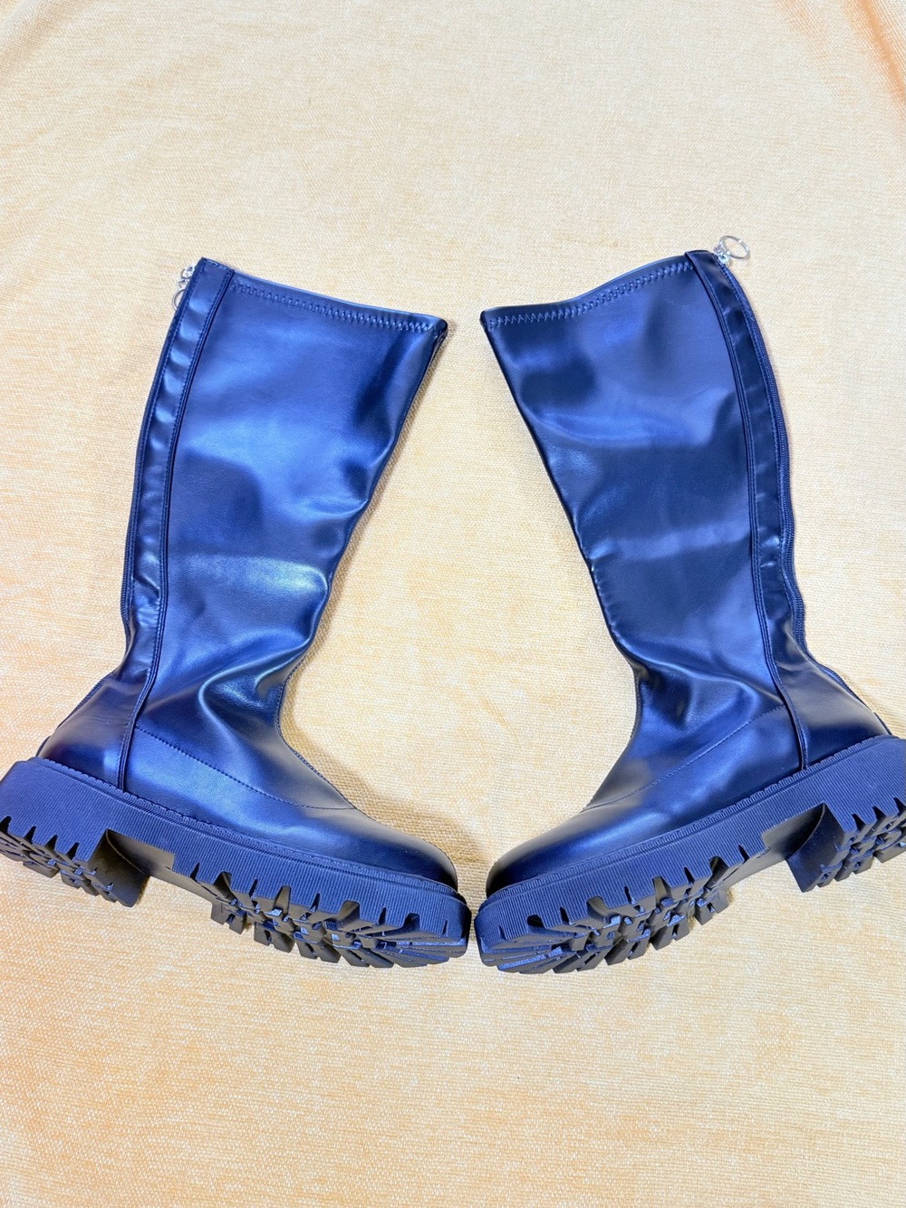 Womens black Mid-Calf Chunky Sole Boots